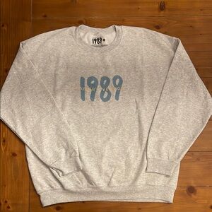 Taylor Swift 1989 crewneck